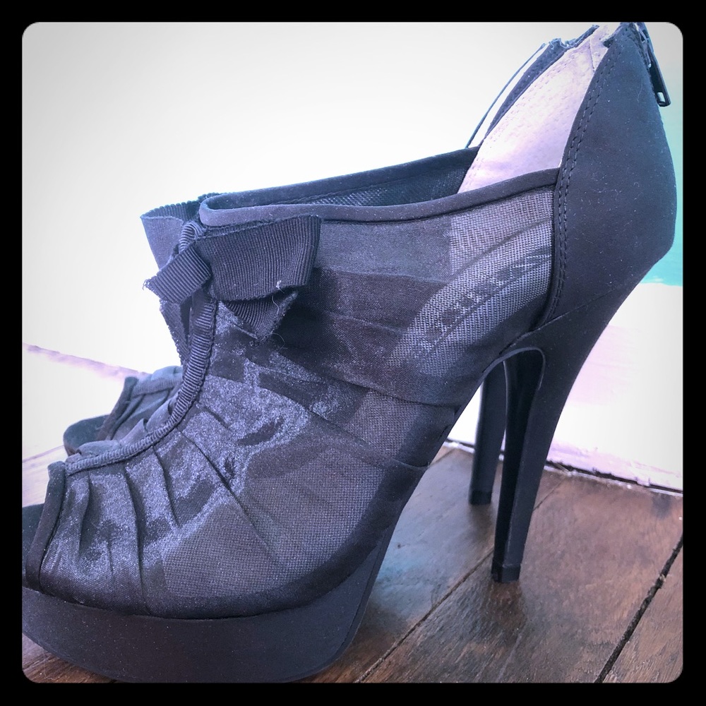 Vera wang white high heels